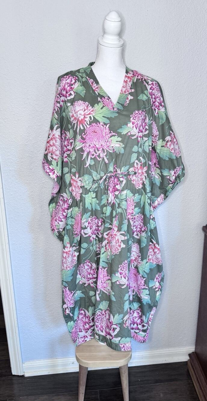 World Market Dress Kaftan Maxi Dress One Size Floral Print V Neck Short Sleeve